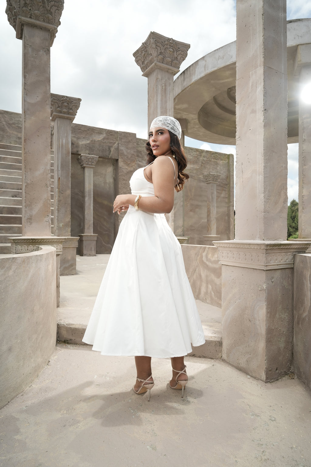 Vestido Aurelia Midi con Escote Corazón
