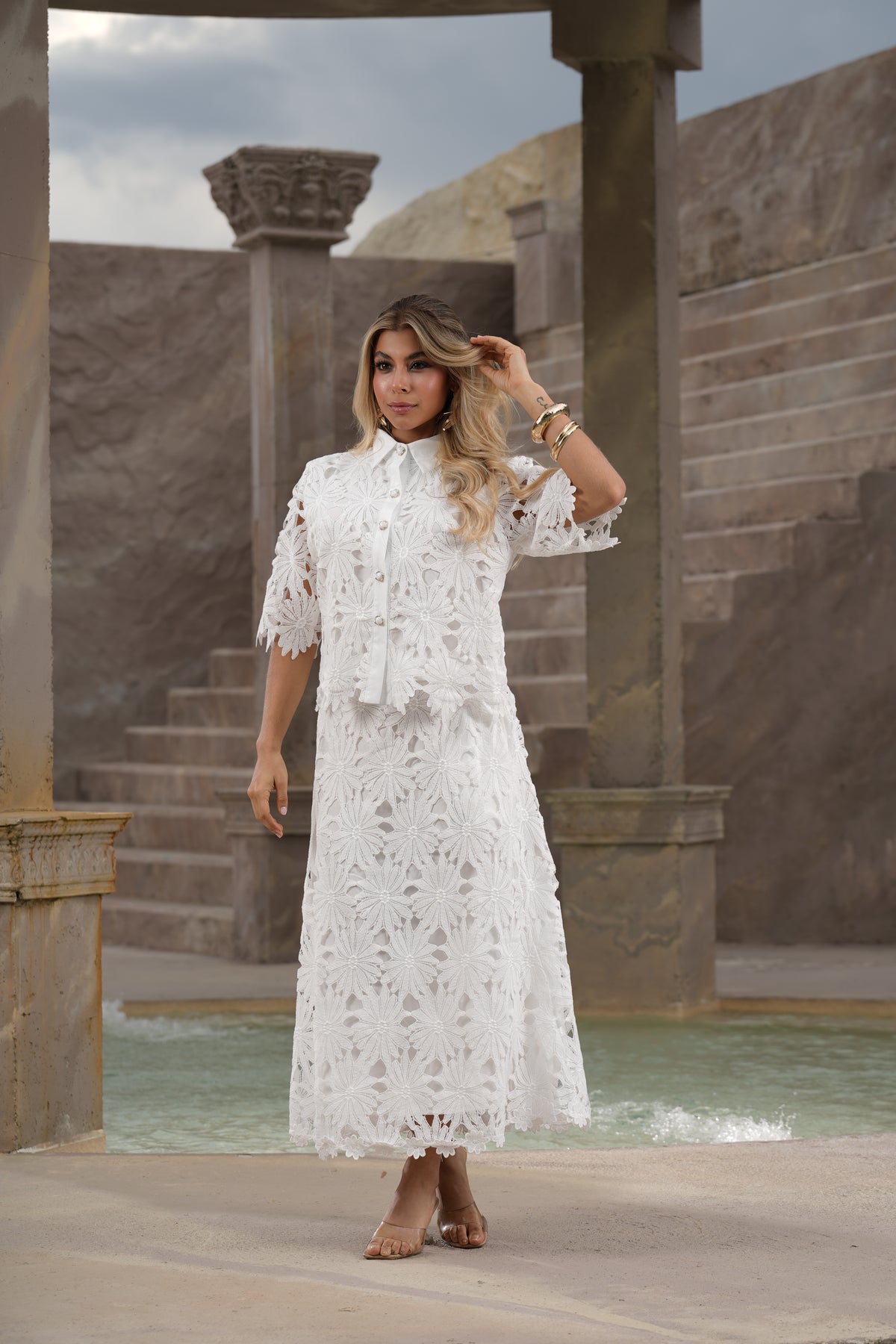 Set Amélie de Encaje Floral con Camisa y Falda Midi