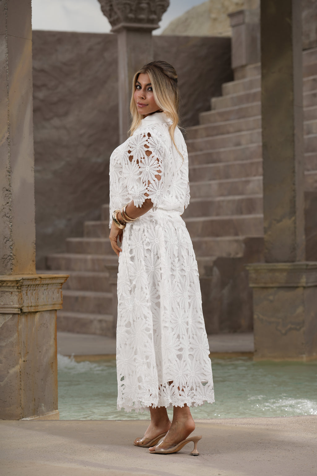 Set Amélie de Encaje Floral con Camisa y Falda Midi