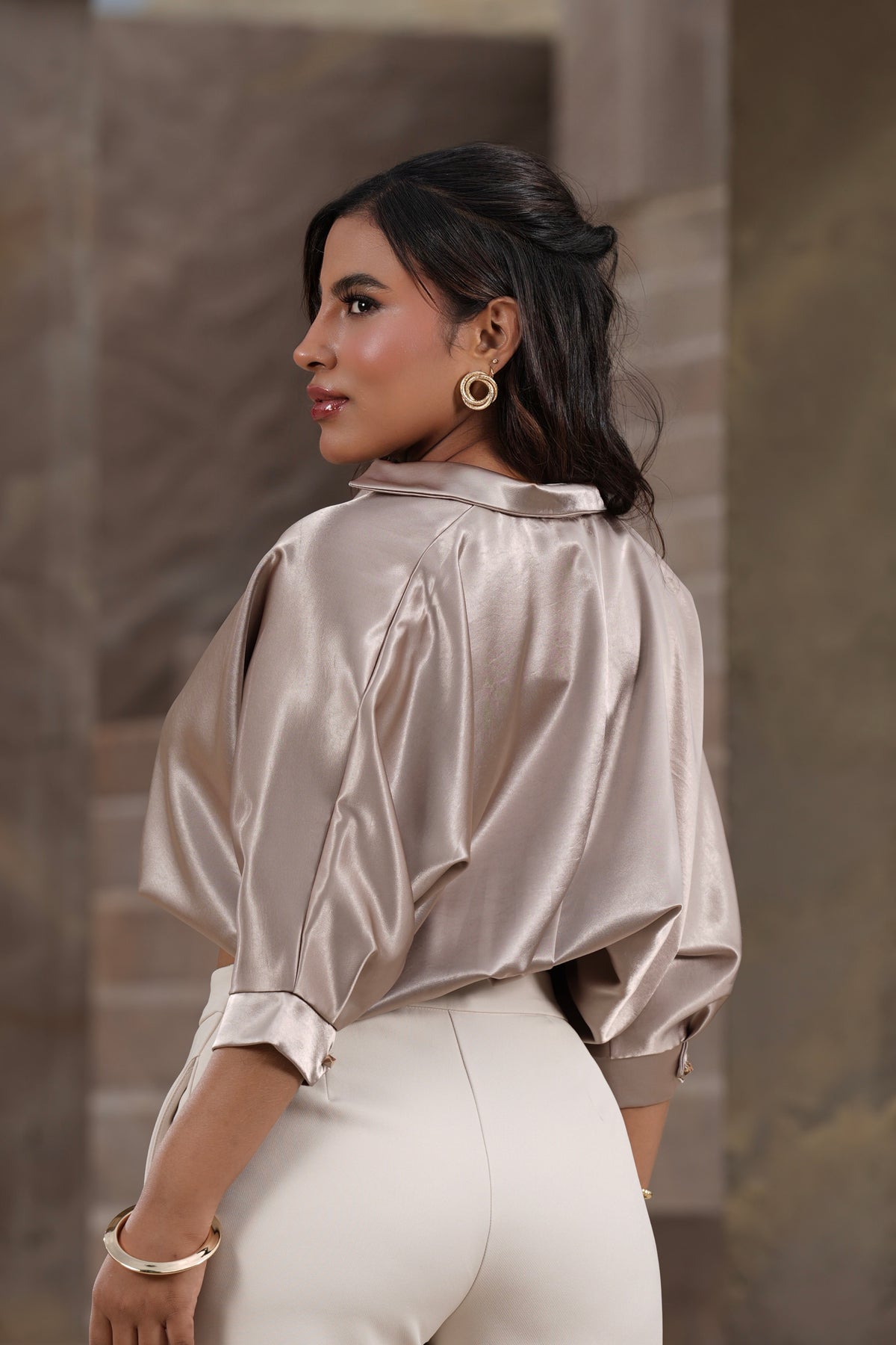 Blusa Selene Satinada Dorada